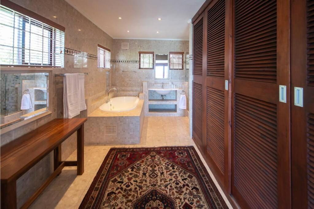 קייפטאון Bantry Bay Home With Atlantic Ocean Views מראה חיצוני תמונה